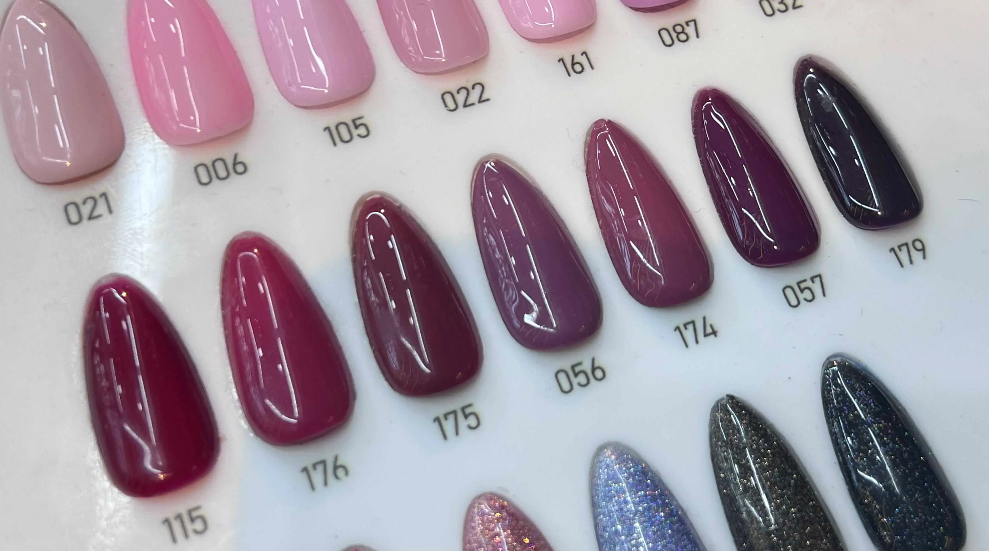 لاک ژل پائیزی الفابت نیل فروشگاه جوکار